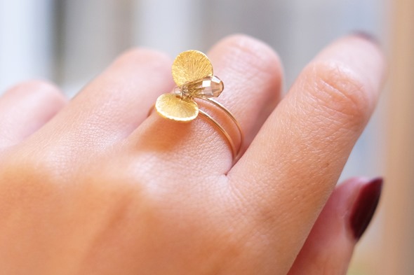 handgemaakte ring met rookkwarts briolettes en kralen, zahia juwelen workshop (1)
